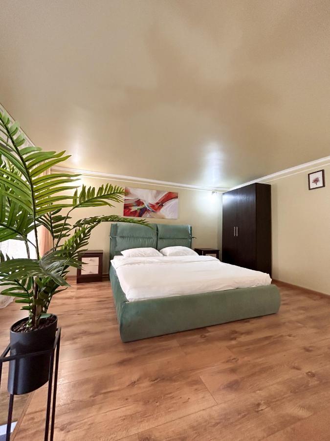 Miamo Apart Вулиця Кучера 24 Lviv Exteriör bild